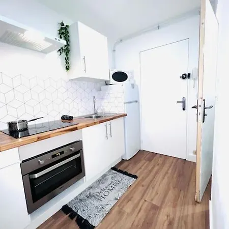 Joli Studio Une Piece Entierement Renove Et Equipe Classe 2 Etoiles Balaruc-les-Bains Buitenkant foto
